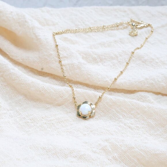 Kendra Scott Susie Necklace. Gold Bright White Kyocera Opal - Picture 2 of 3